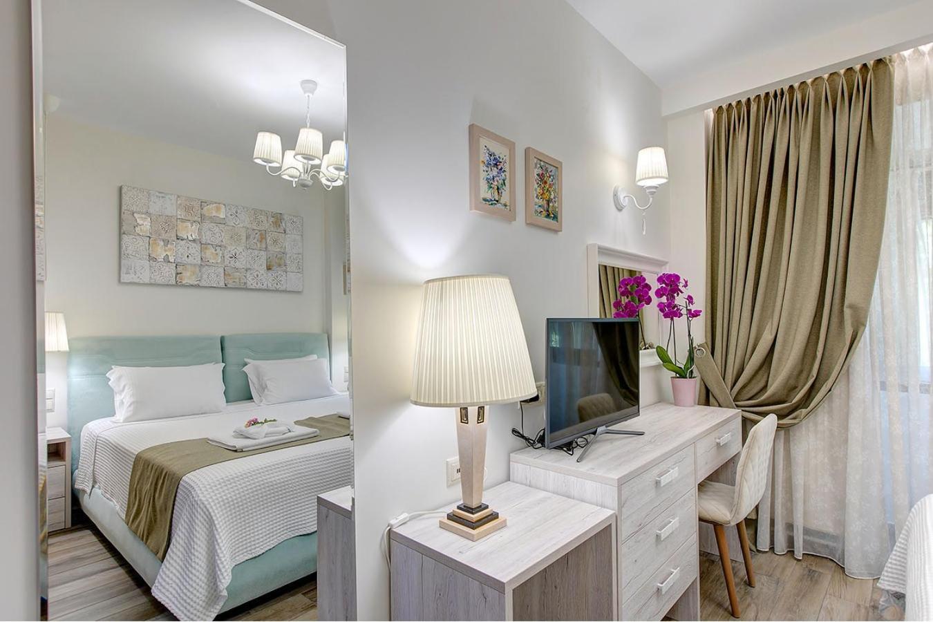 Artemisia Villa With Outdoor Hot Tub, Sani Luxury Villas Collection מראה חיצוני תמונה